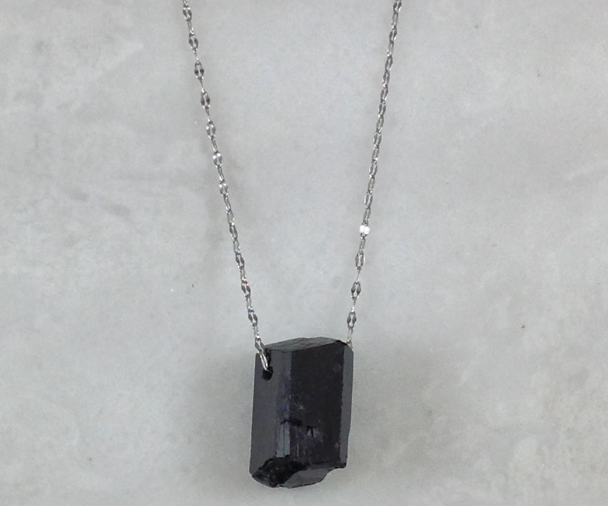 Black Tourmaline Rough Pendant (1pc) - VintageVp