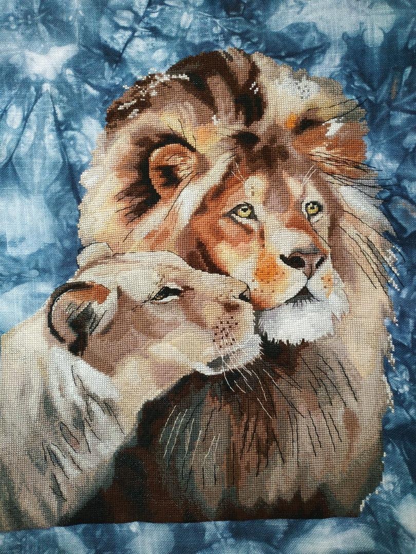Wild cat Leos - PDF Counted Cross Stitch Pattern - VintageVp